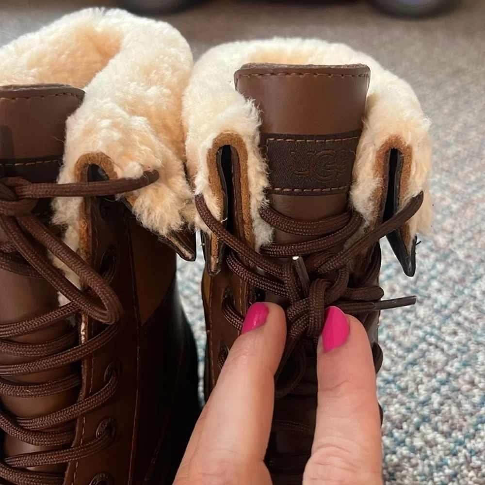 UGG Butte ll CWR Boots new without box size 3Y
